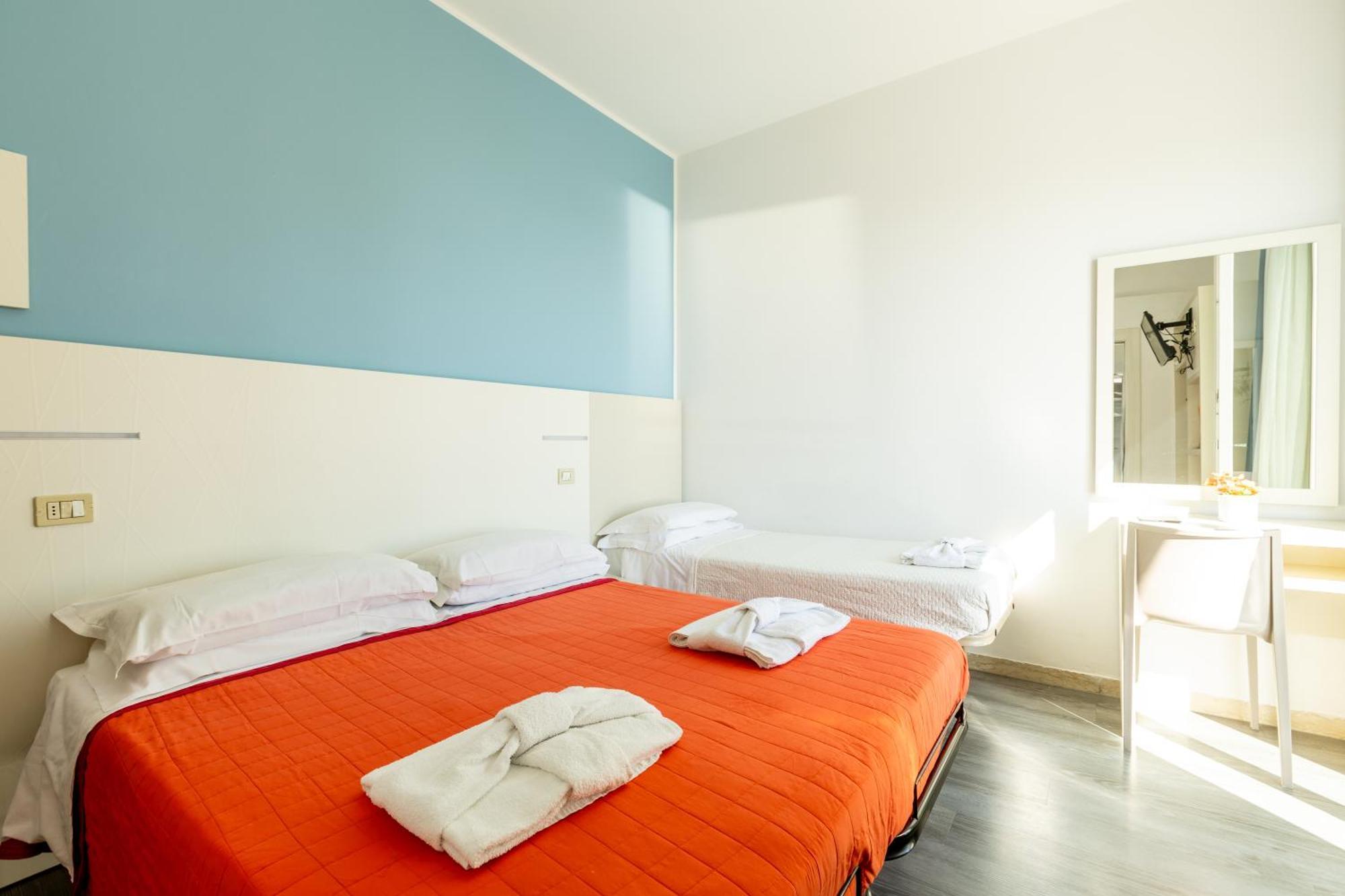Hotel Kim Римини Экстерьер фото
