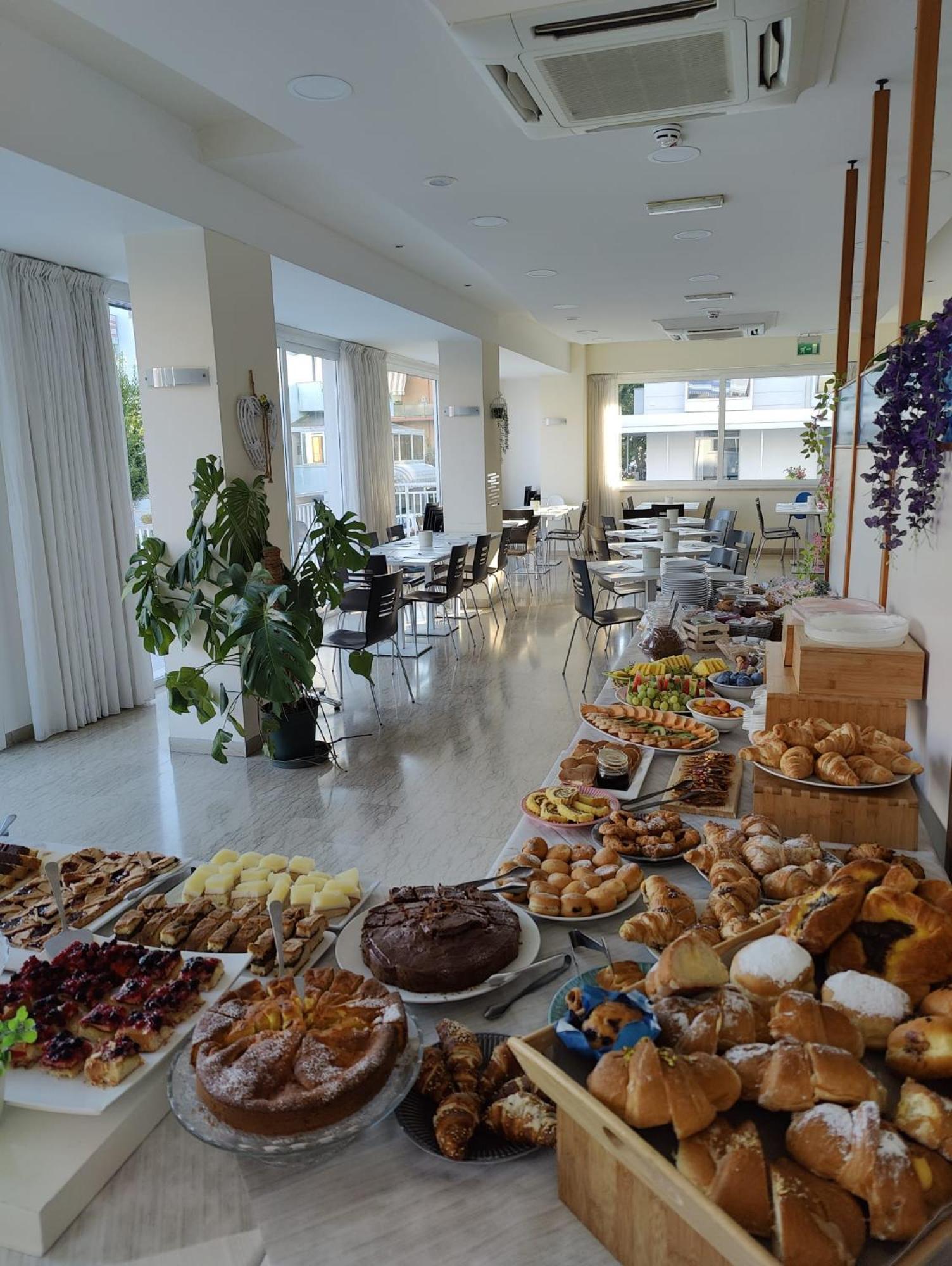 Hotel Kim Римини Экстерьер фото