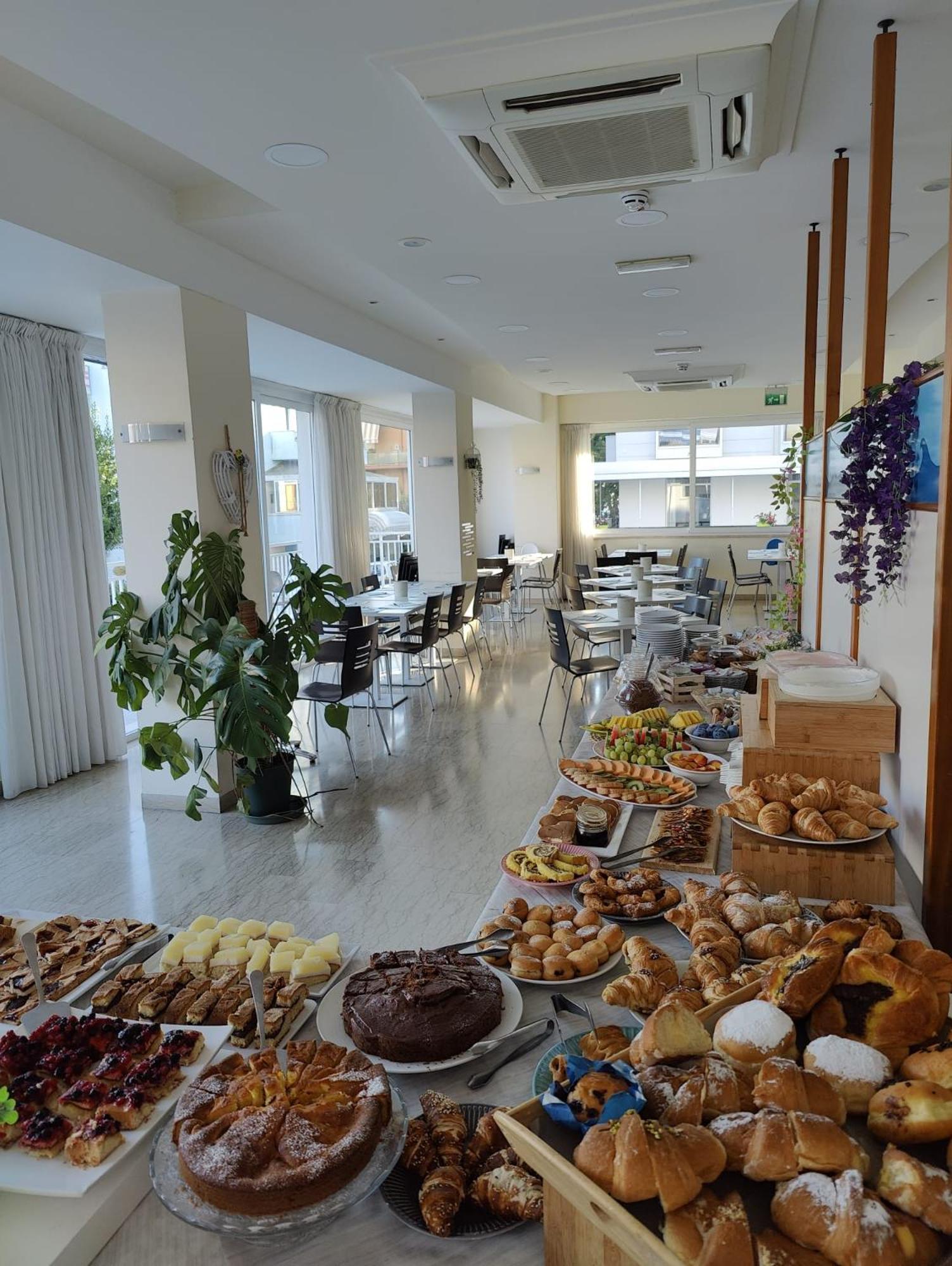 Hotel Kim Римини Экстерьер фото