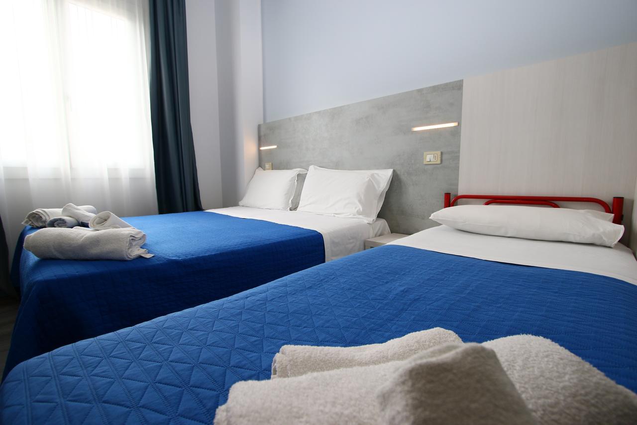 Hotel Kim Римини Экстерьер фото