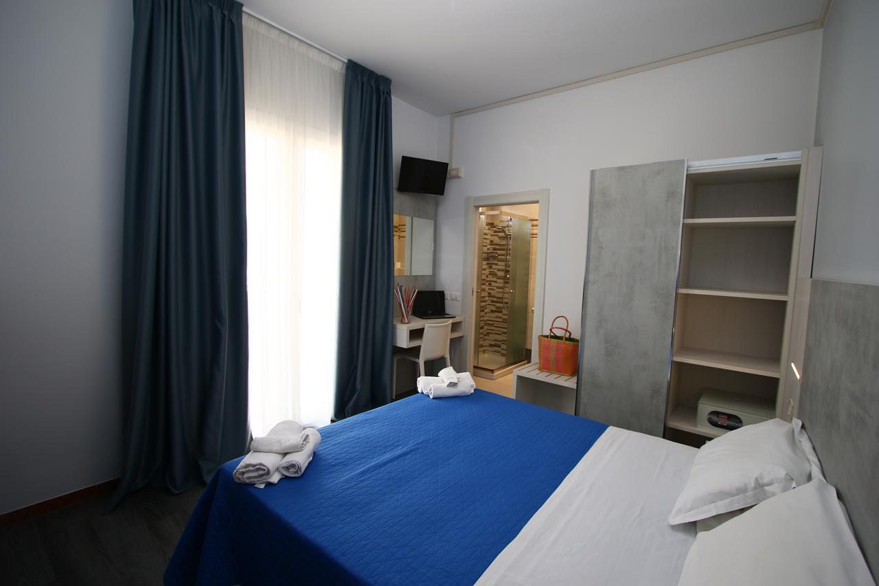 Hotel Kim Римини Экстерьер фото