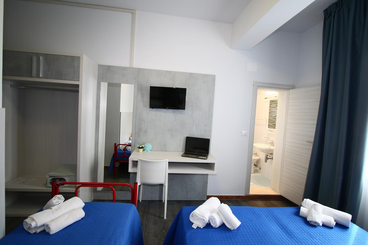 Hotel Kim Римини Экстерьер фото