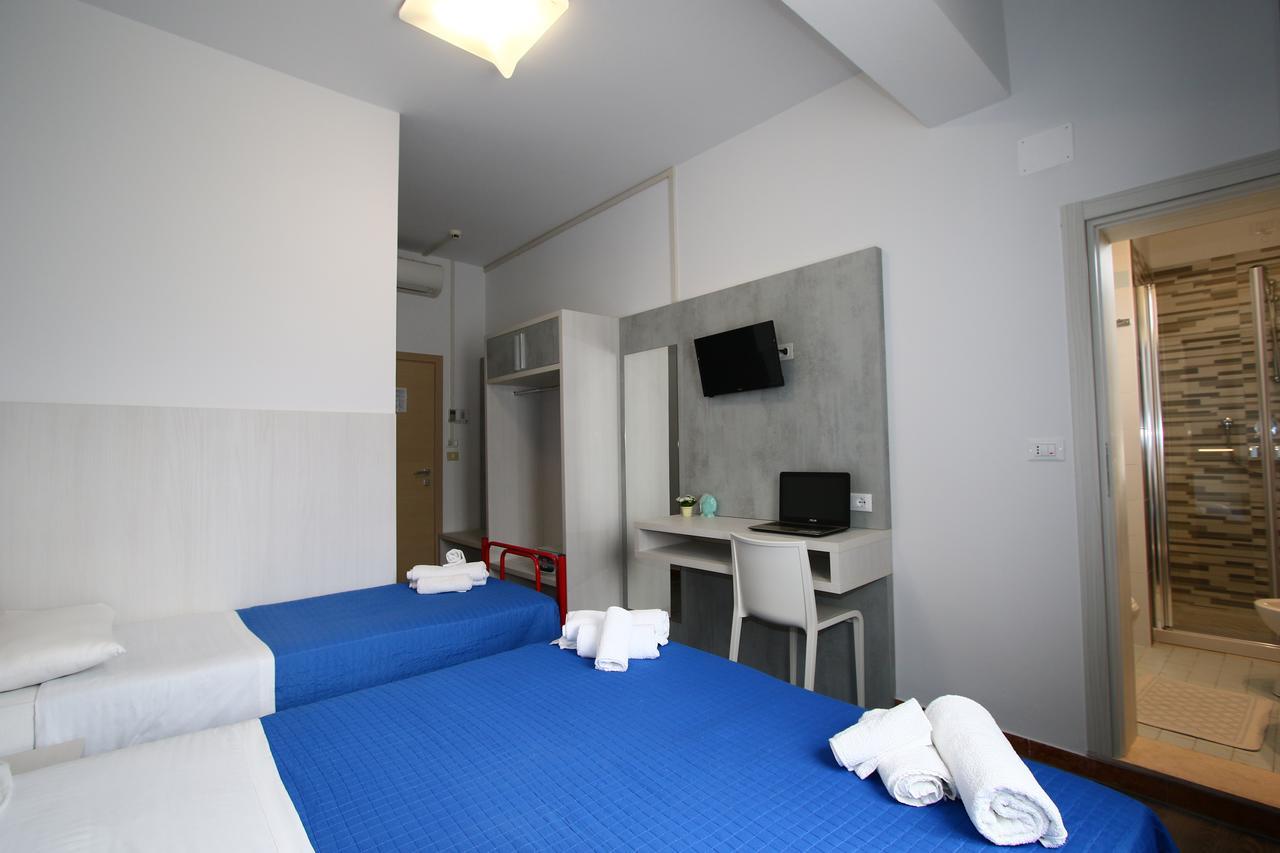 Hotel Kim Римини Экстерьер фото
