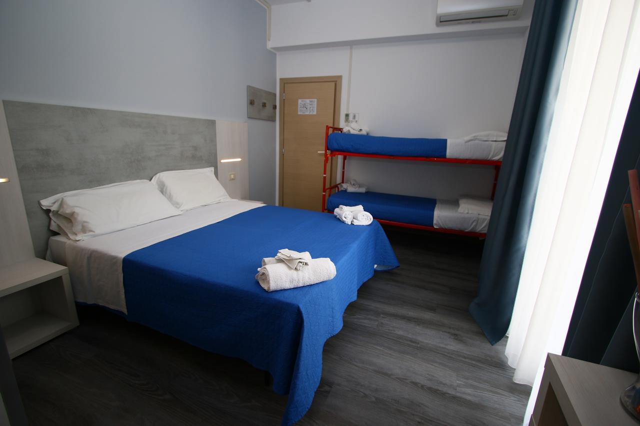 Hotel Kim Римини Экстерьер фото